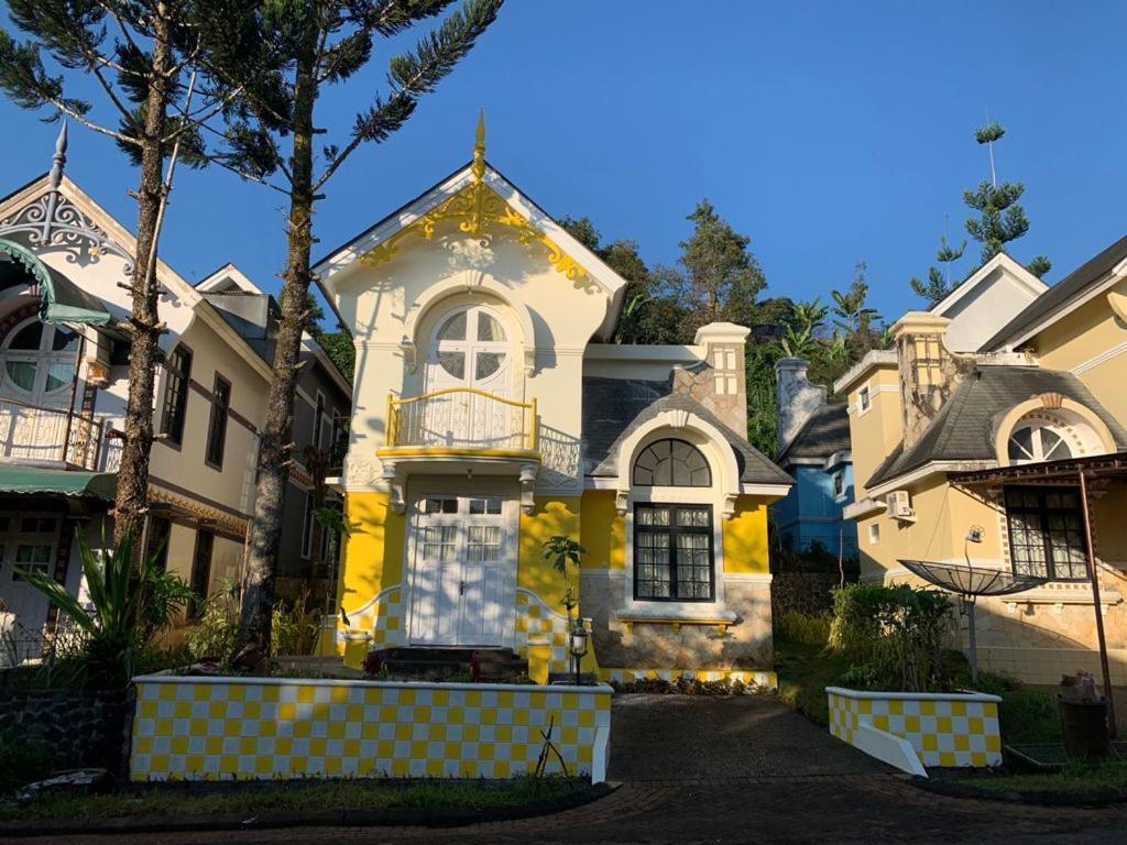Villa Wubao Kota Bunga 3 Kamar Harga Budget Cinengangirang Eksteriør bilde