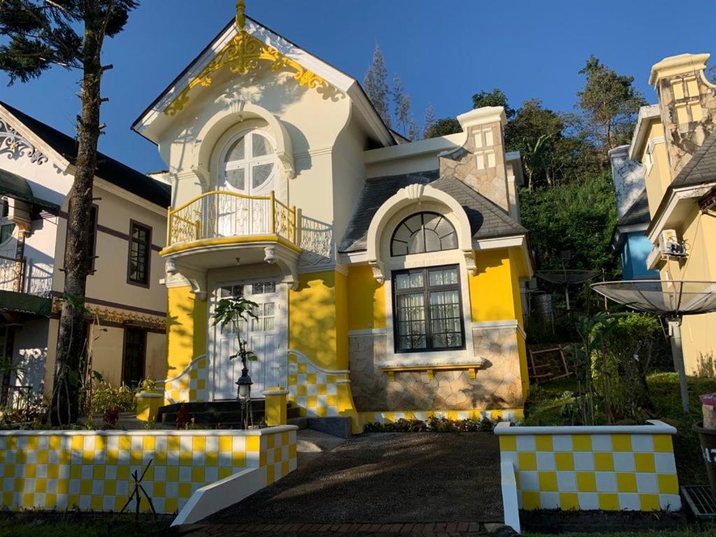 Villa Wubao Kota Bunga 3 Kamar Harga Budget Cinengangirang Eksteriør bilde