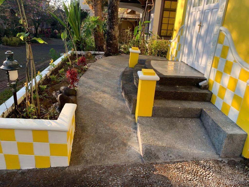 Villa Wubao Kota Bunga 3 Kamar Harga Budget Cinengangirang Eksteriør bilde